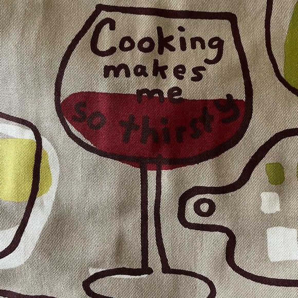 Apron with wine print NWT - Picture 3 of 5
